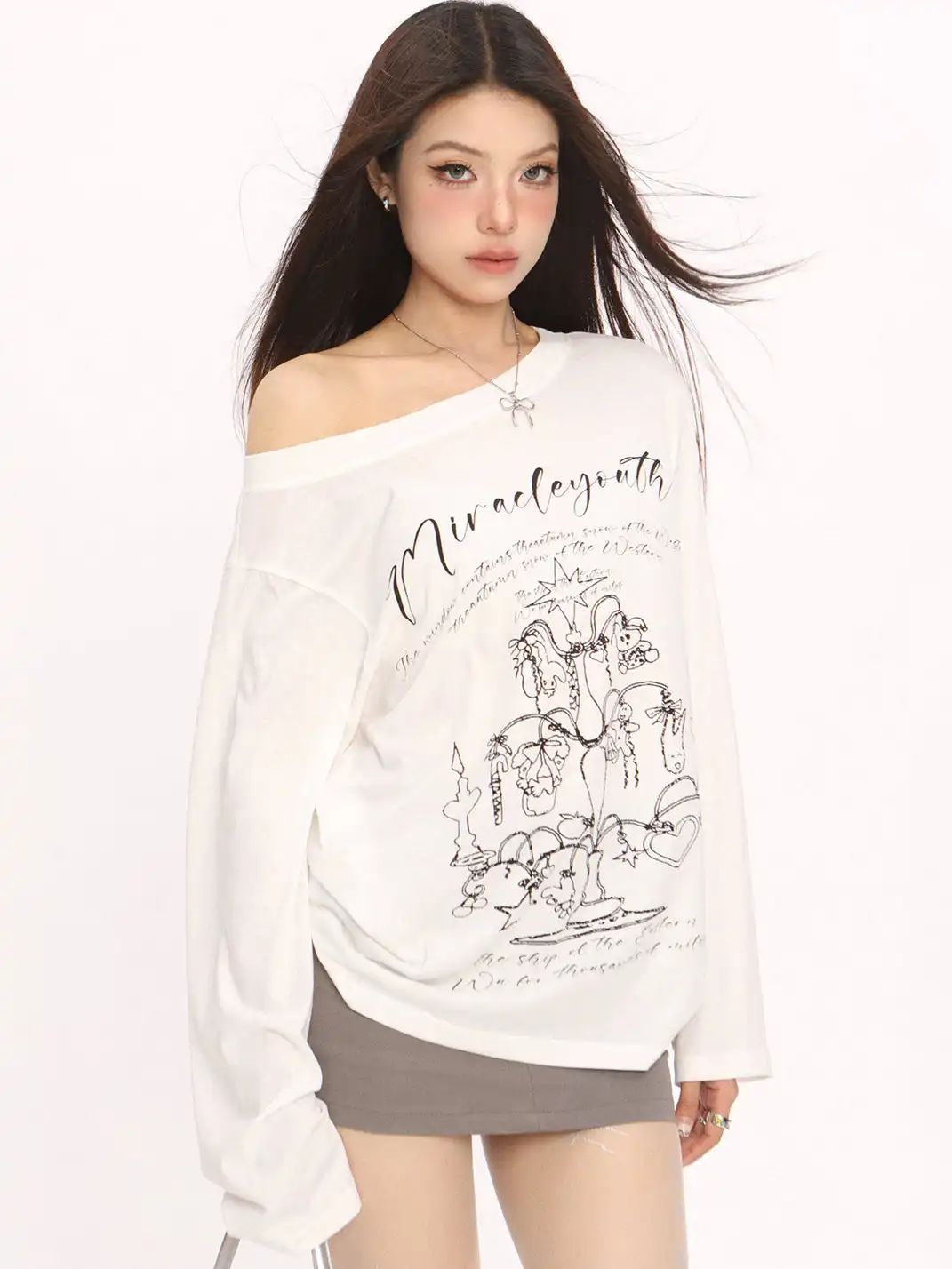 BIGGOLD | Graffiti Off-Shoulder Thin T-Shirt