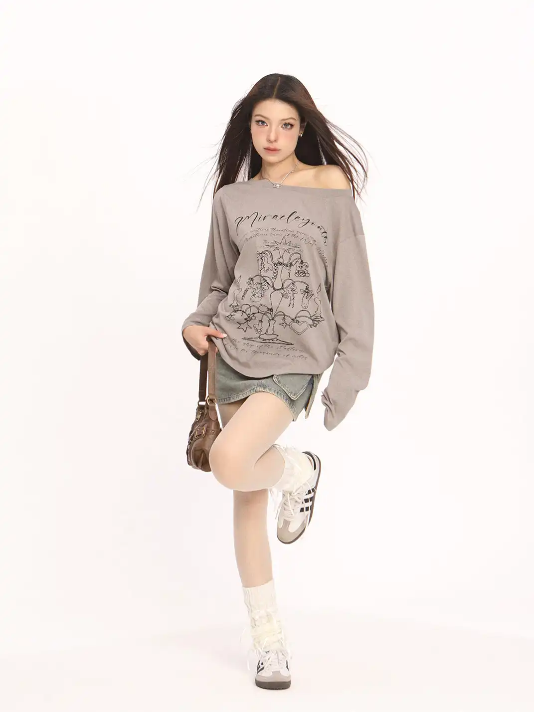 BIGGOLD | Graffiti Off-Shoulder Thin T-Shirt