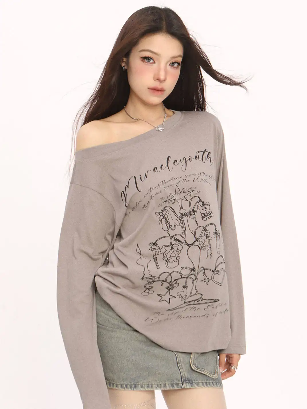 BIGGOLD | Graffiti Off-Shoulder Thin T-Shirt