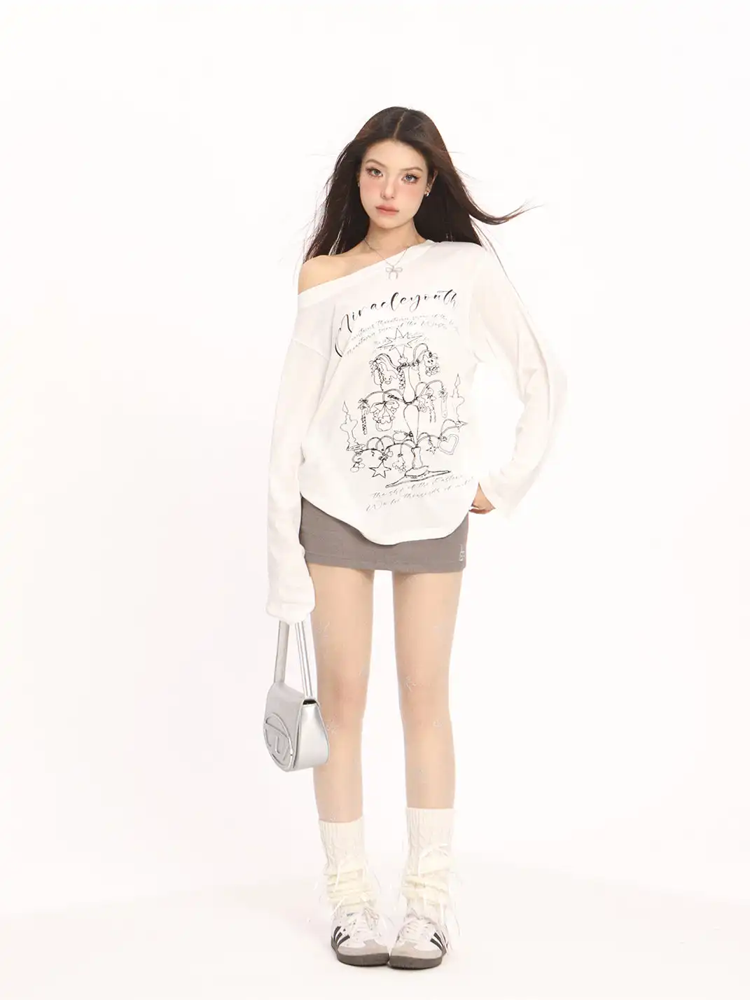 BIGGOLD | Graffiti Off-Shoulder Thin T-Shirt