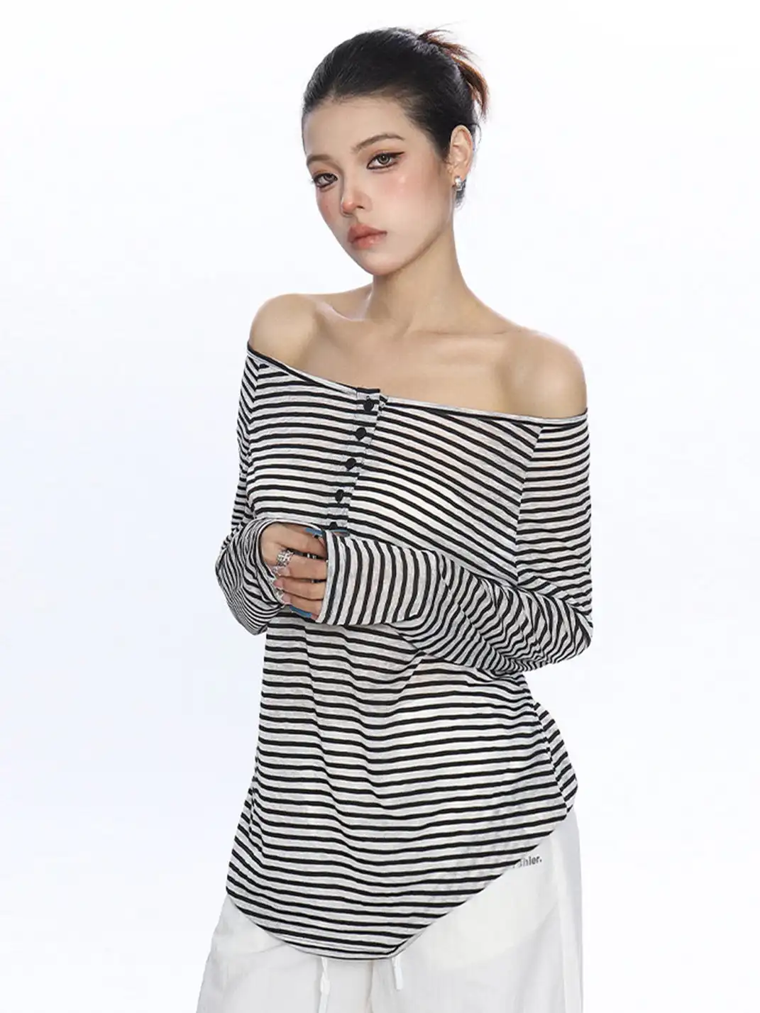 BIGGOLD | Off-Shoulder Striped Long-Sleeved T-Shirt