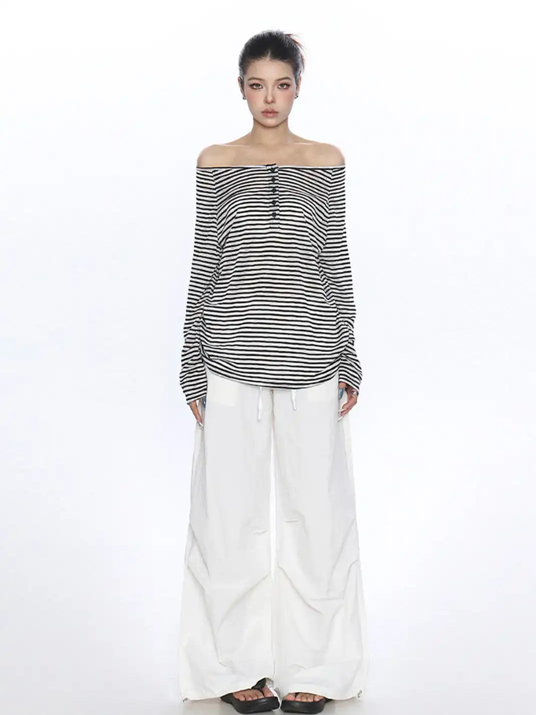 BIGGOLD | Off-Shoulder Striped Long-Sleeved T-Shirt
