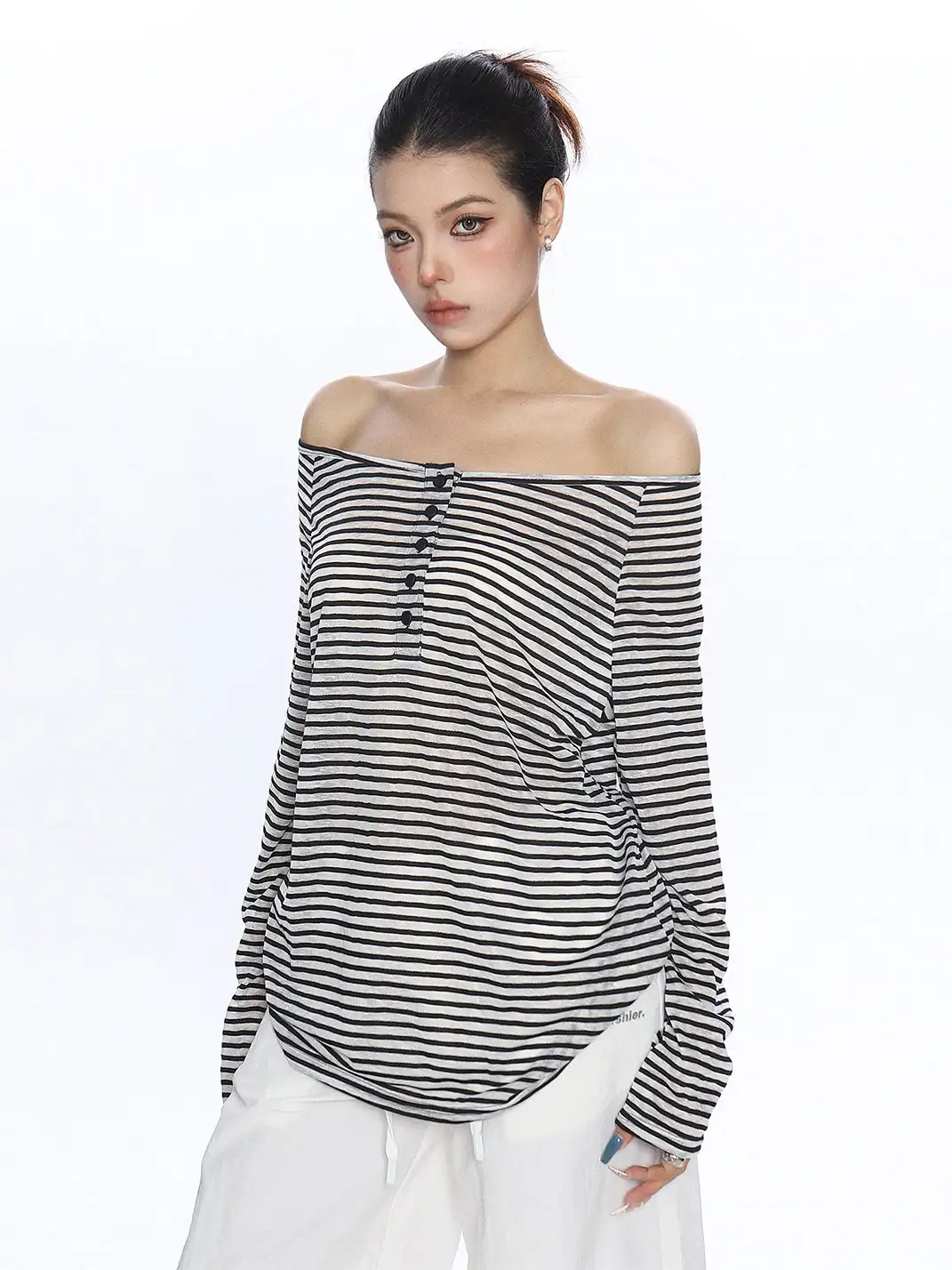 BIGGOLD | Off-Shoulder Striped Long-Sleeved T-Shirt