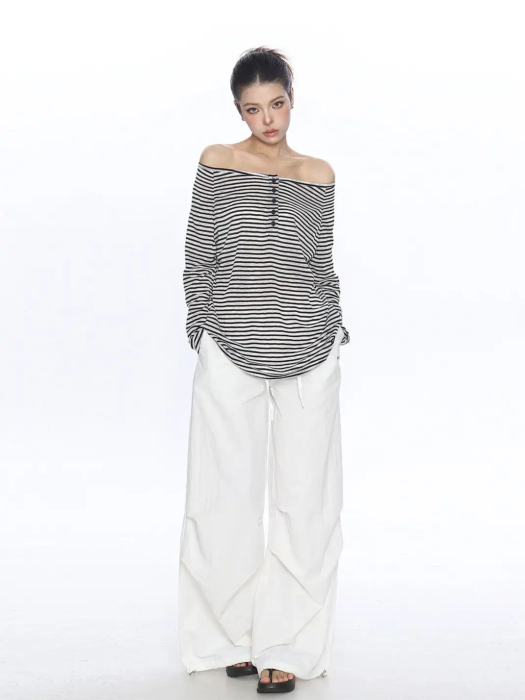 BIGGOLD | Off-Shoulder Striped Long-Sleeved T-Shirt