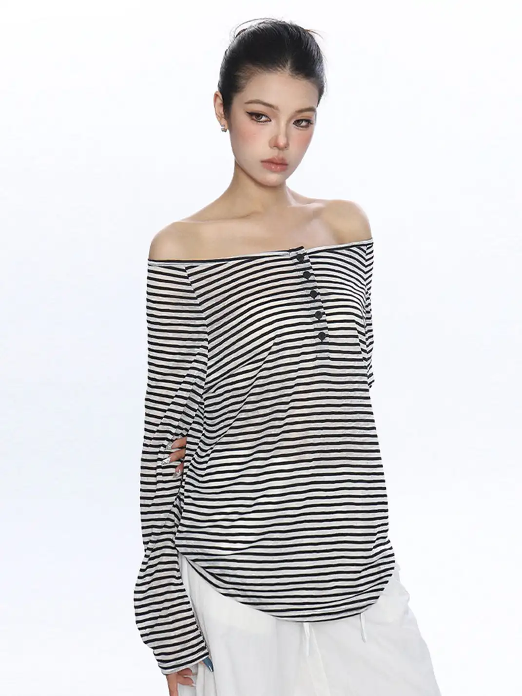 BIGGOLD | Off-Shoulder Striped Long-Sleeved T-Shirt