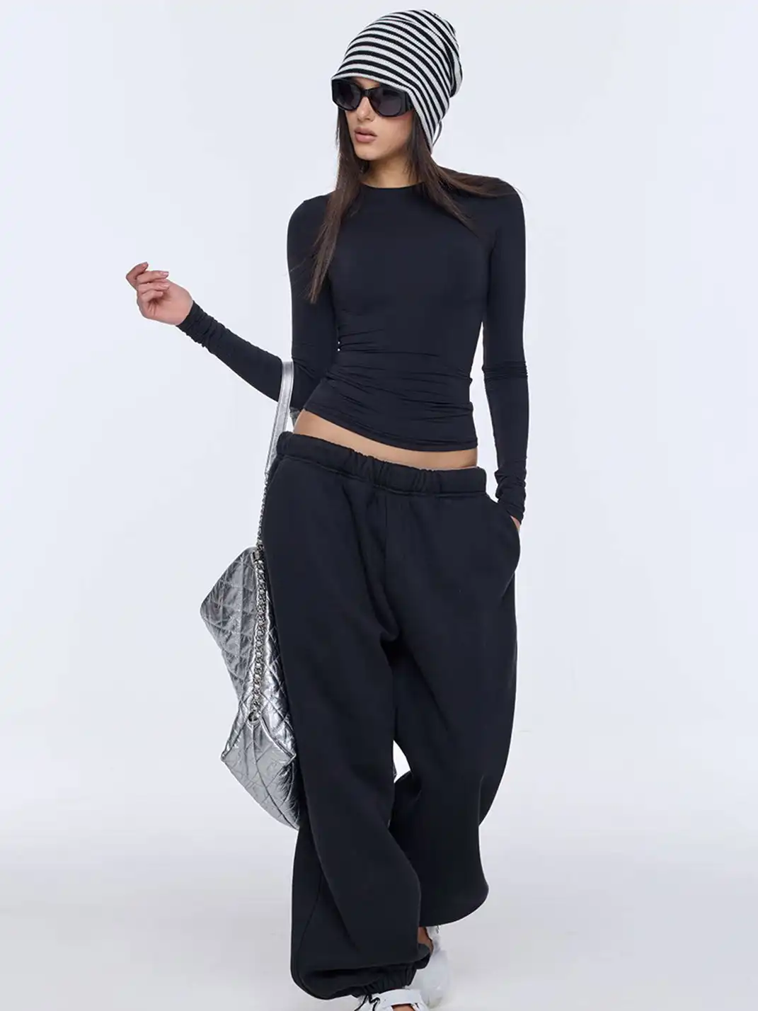 BUM STUDIO | Round Neck Fitted Long-Sleeved Top