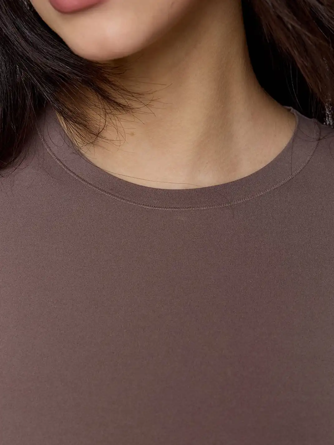 BUM STUDIO | Round Neck Fitted Long-Sleeved Top