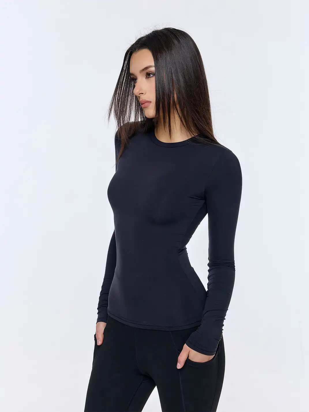 BUM STUDIO | Round Neck Fitted Long-Sleeved Top