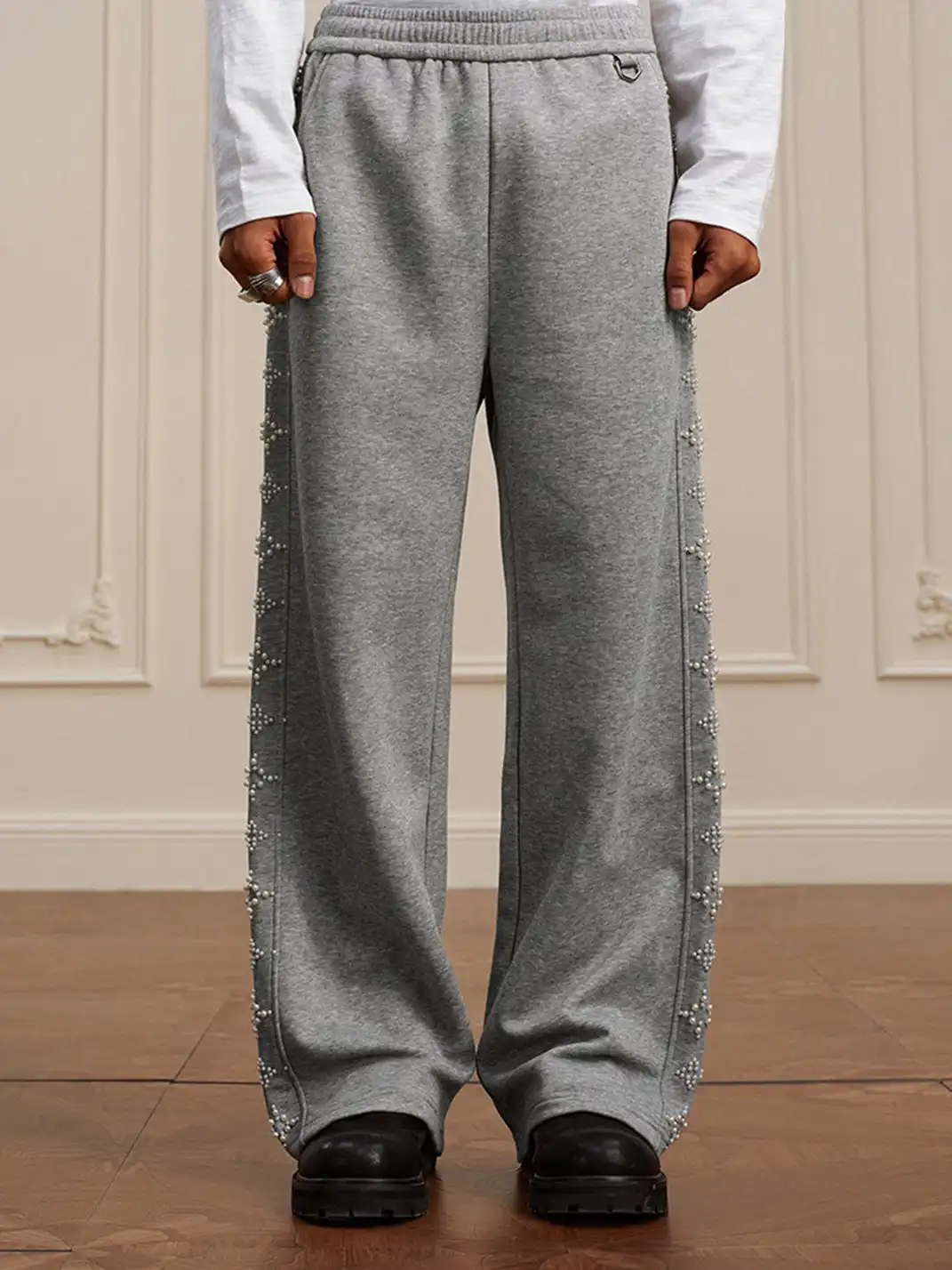 YADcrew | Pearl Cross Label Sweatpants