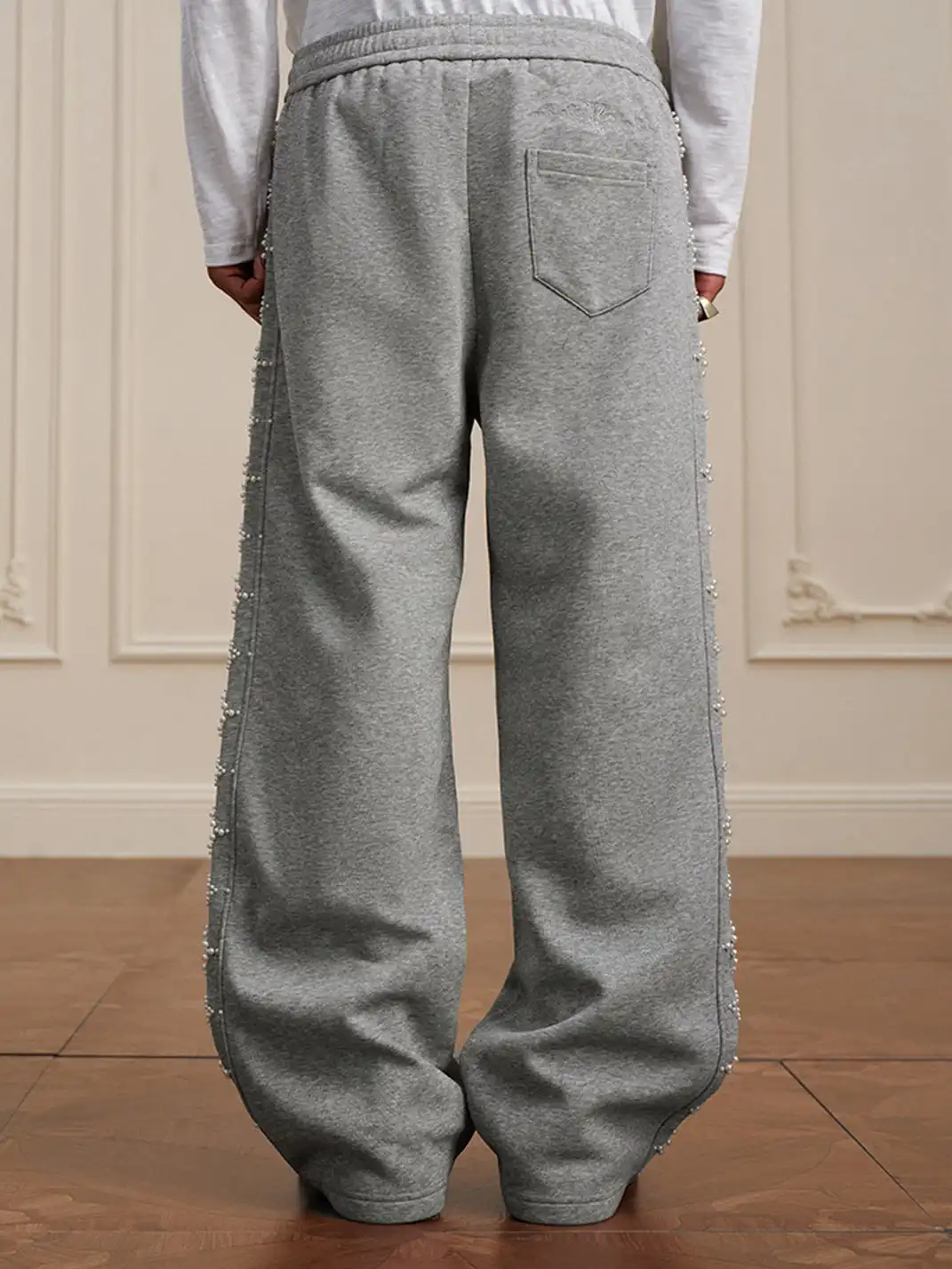 YADcrew | Pearl Cross Label Sweatpants