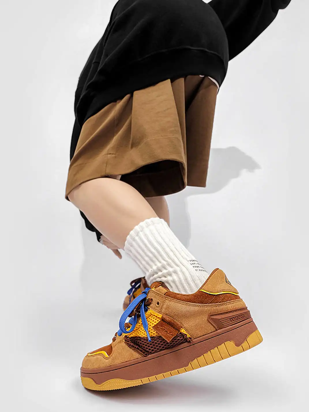 FGMM | Dual-Lace System Perforated Upper Sneakers