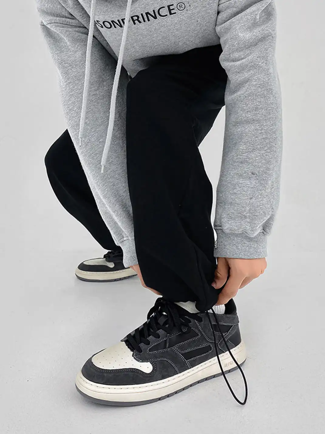 FGMM | Suede Low Top Sneakers
