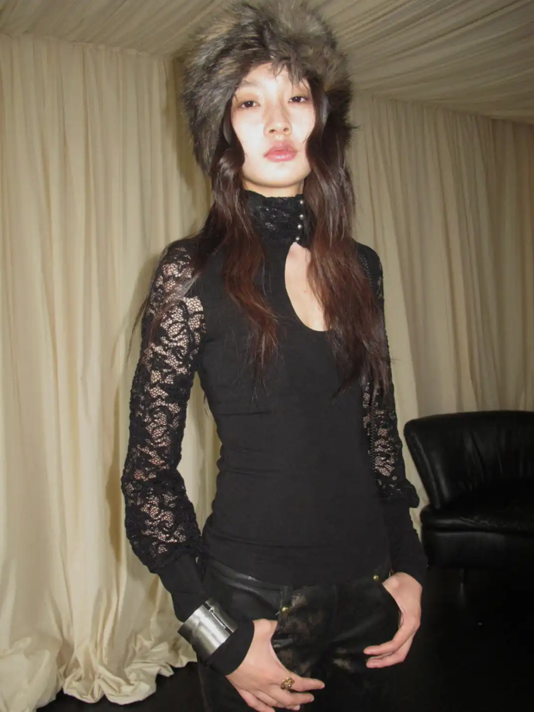SUNNY | Lace-Trimmed High-Neck Openwork Long-Sleeved Top