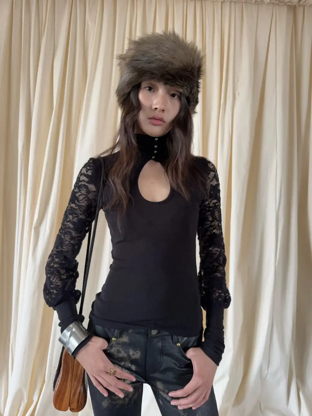 SUNNY | Lace-Trimmed High-Neck Openwork Long-Sleeved Top