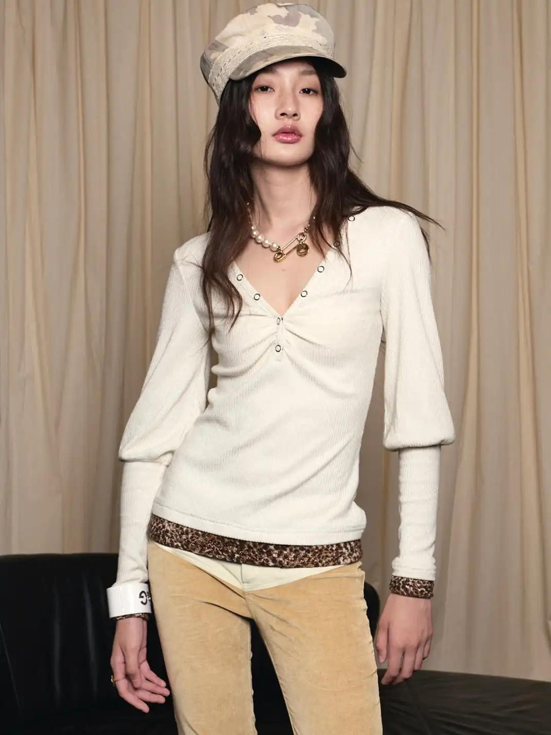 SUNNY | V-Neck Leopard Print Leg-Of-Mutton Sleeve Top
