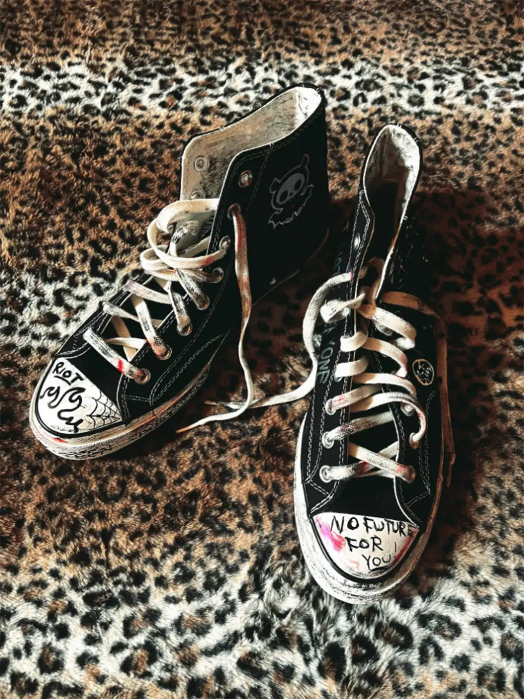 BIZZCUT | Graffiti High-Top Canvas Shoes