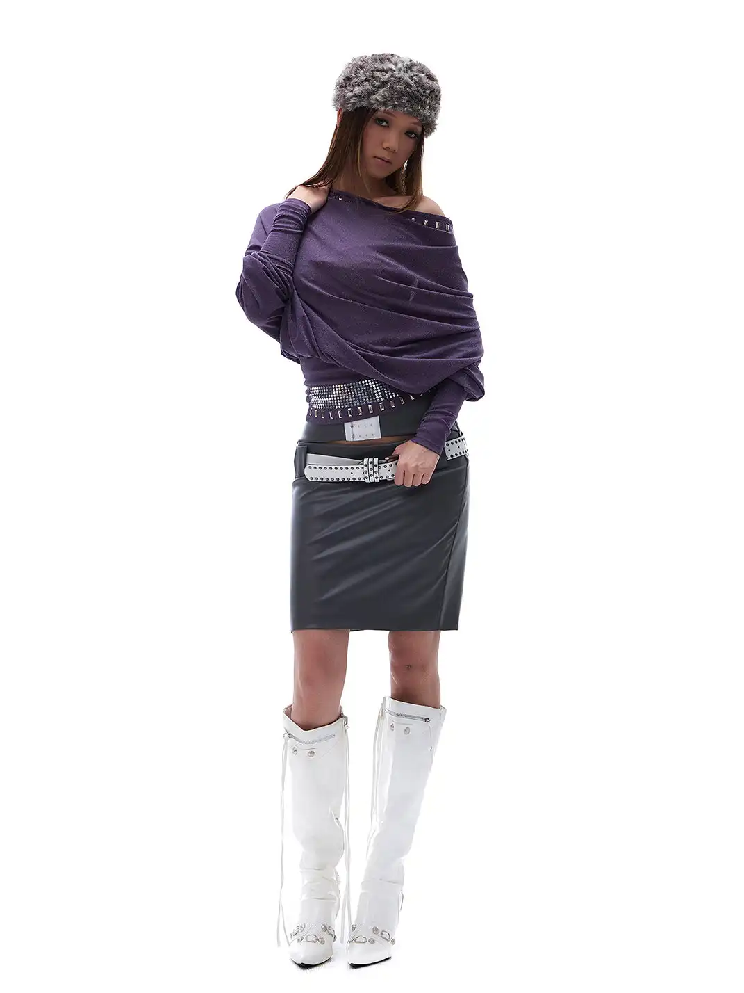 STE | V-Neck Rhinestone-Studded Fitted Waist Long-Sleeved T-Shirt
