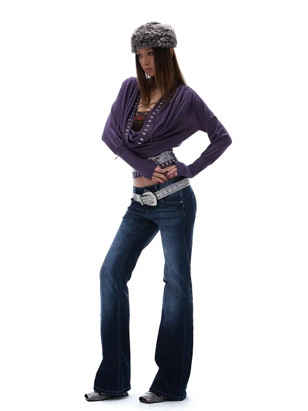 STE | V-Neck Rhinestone-Studded Fitted Waist Long-Sleeved T-Shirt