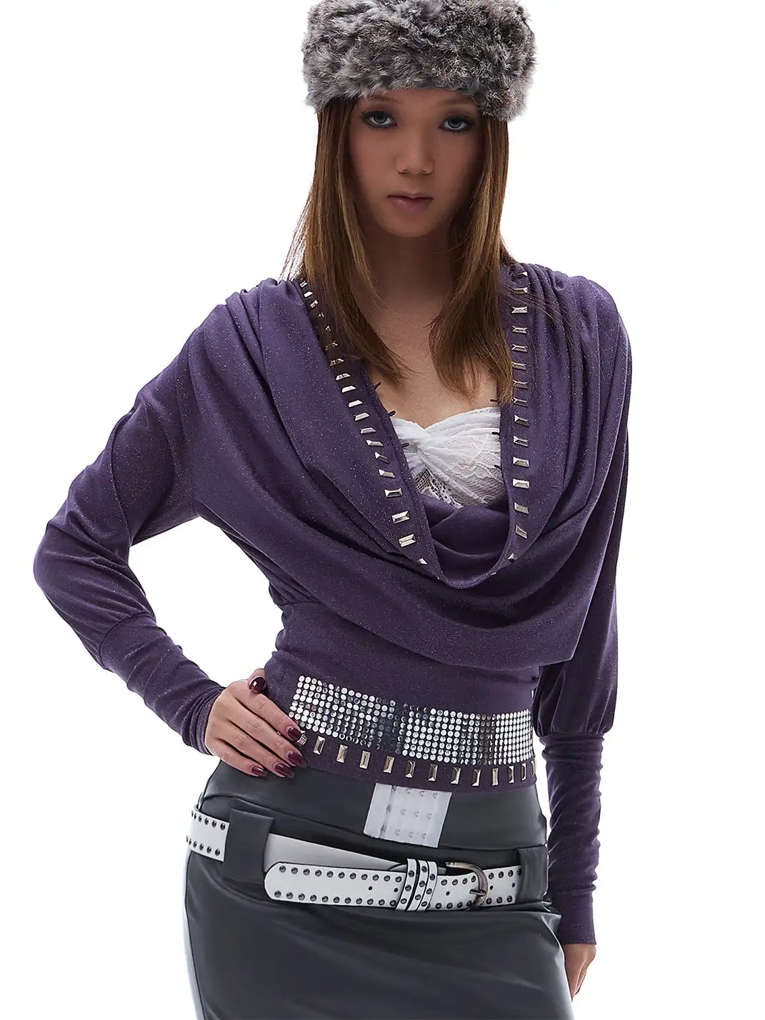 STE | V-Neck Rhinestone-Studded Fitted Waist Long-Sleeved T-Shirt