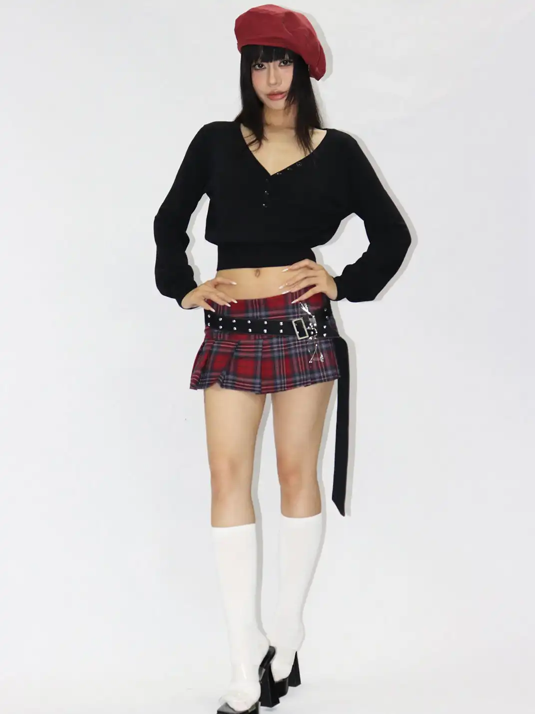 ONNASENSHI | V-Neck Button-Down Top