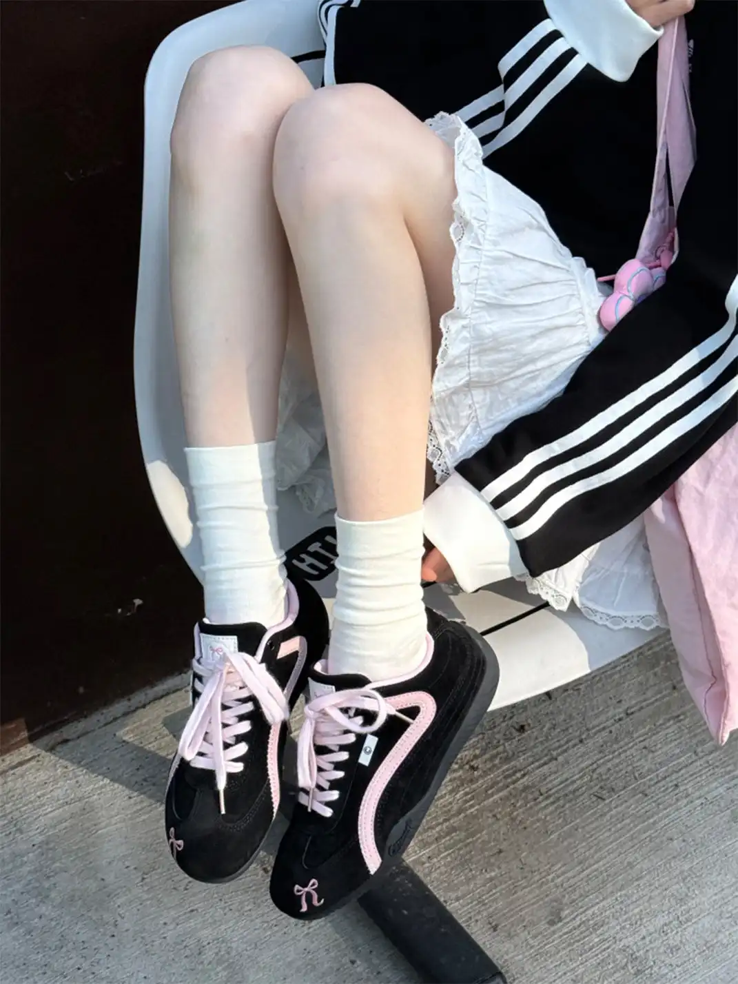 Catsofa | Black And Pink Bow-Tie German Training Shoes