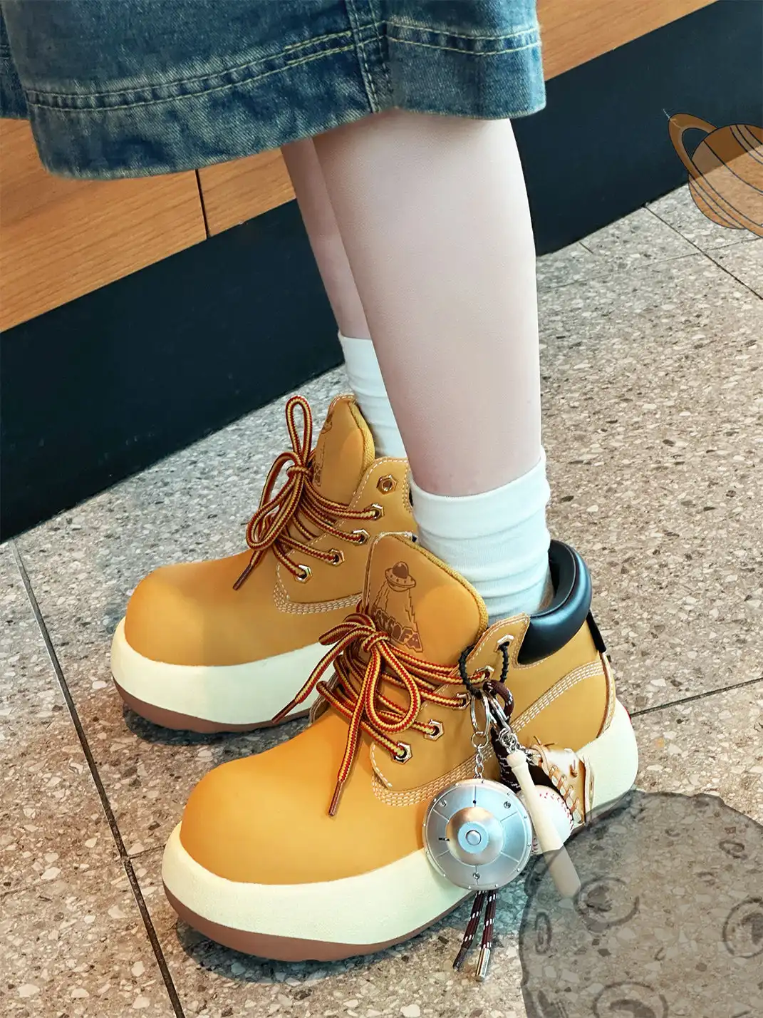 Catsofa | Upturned Toe Platform Martin Boots