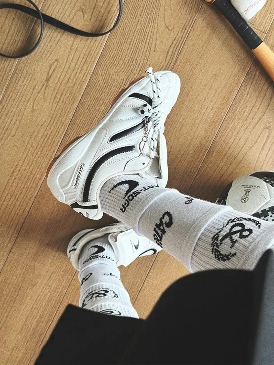 Catsofa | Foldable Tongue Soccer-Inspired Sneakers