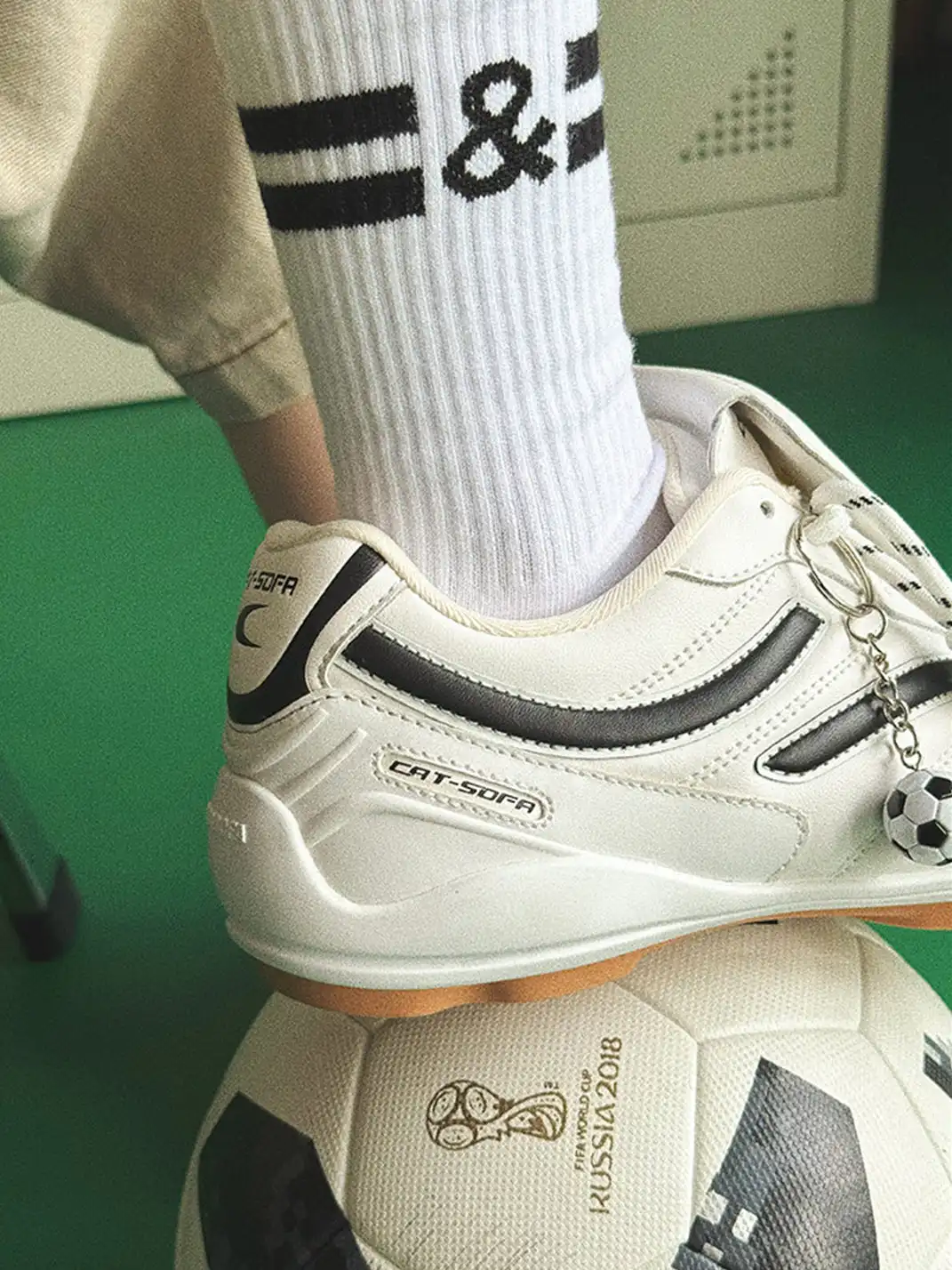 Catsofa | Foldable Tongue Soccer-Inspired Sneakers