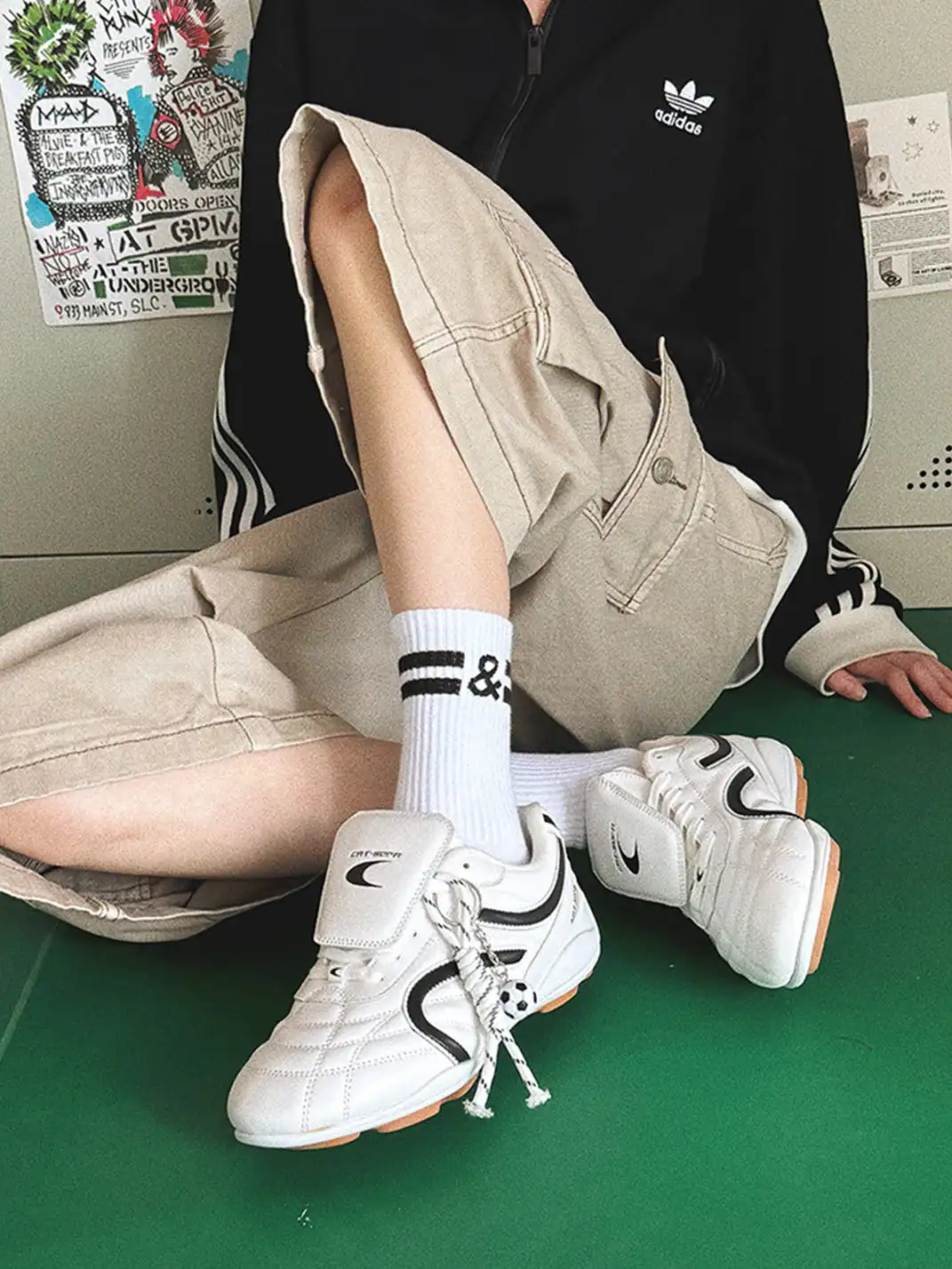 Catsofa | Foldable Tongue Soccer-Inspired Sneakers