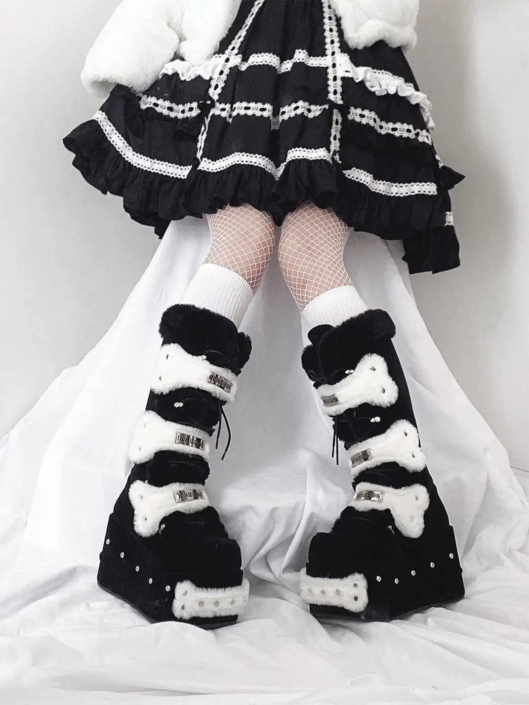GURURU | Subculture Studded Plush Platform Boots