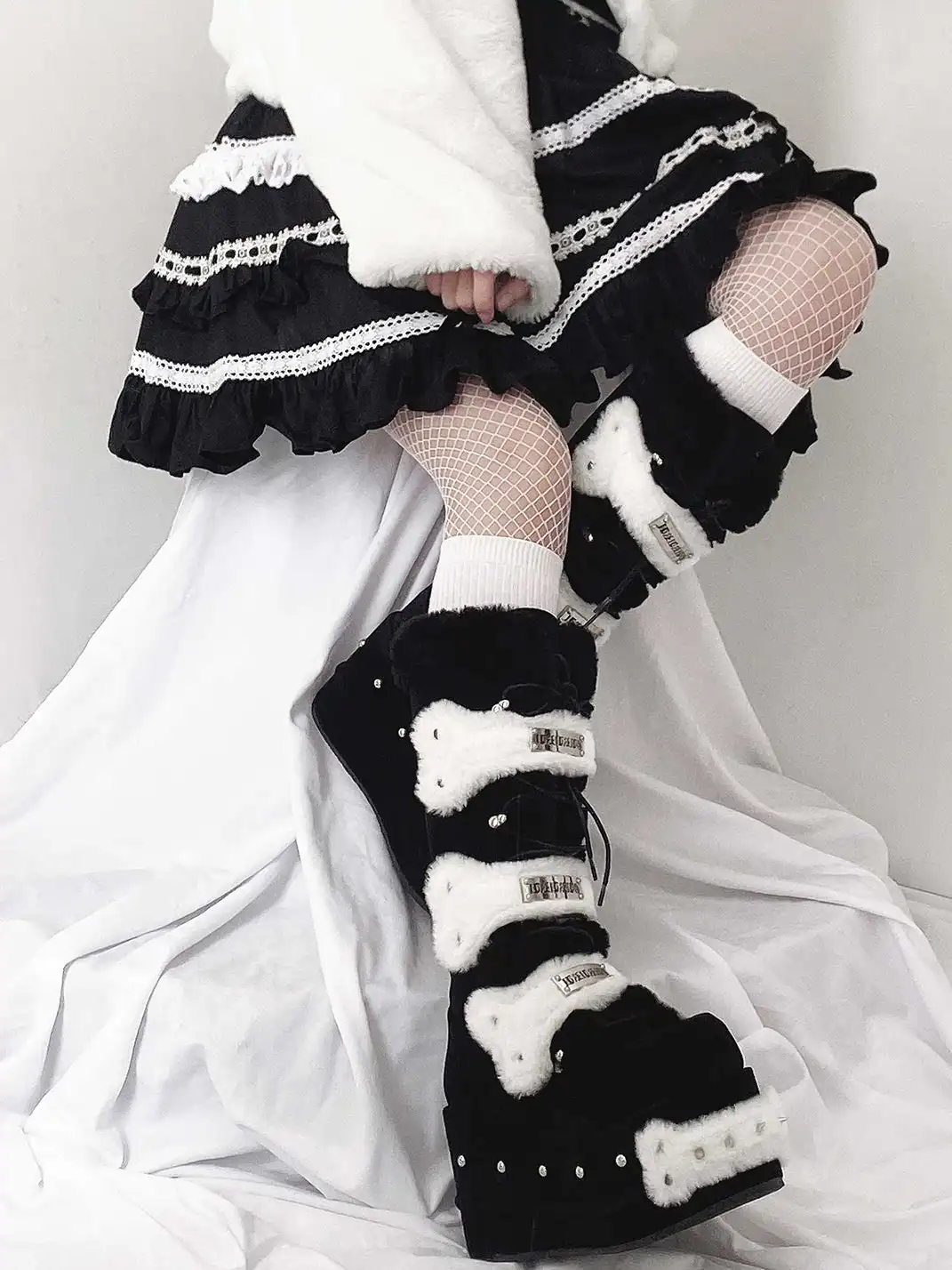 GURURU | Subculture Studded Plush Platform Boots