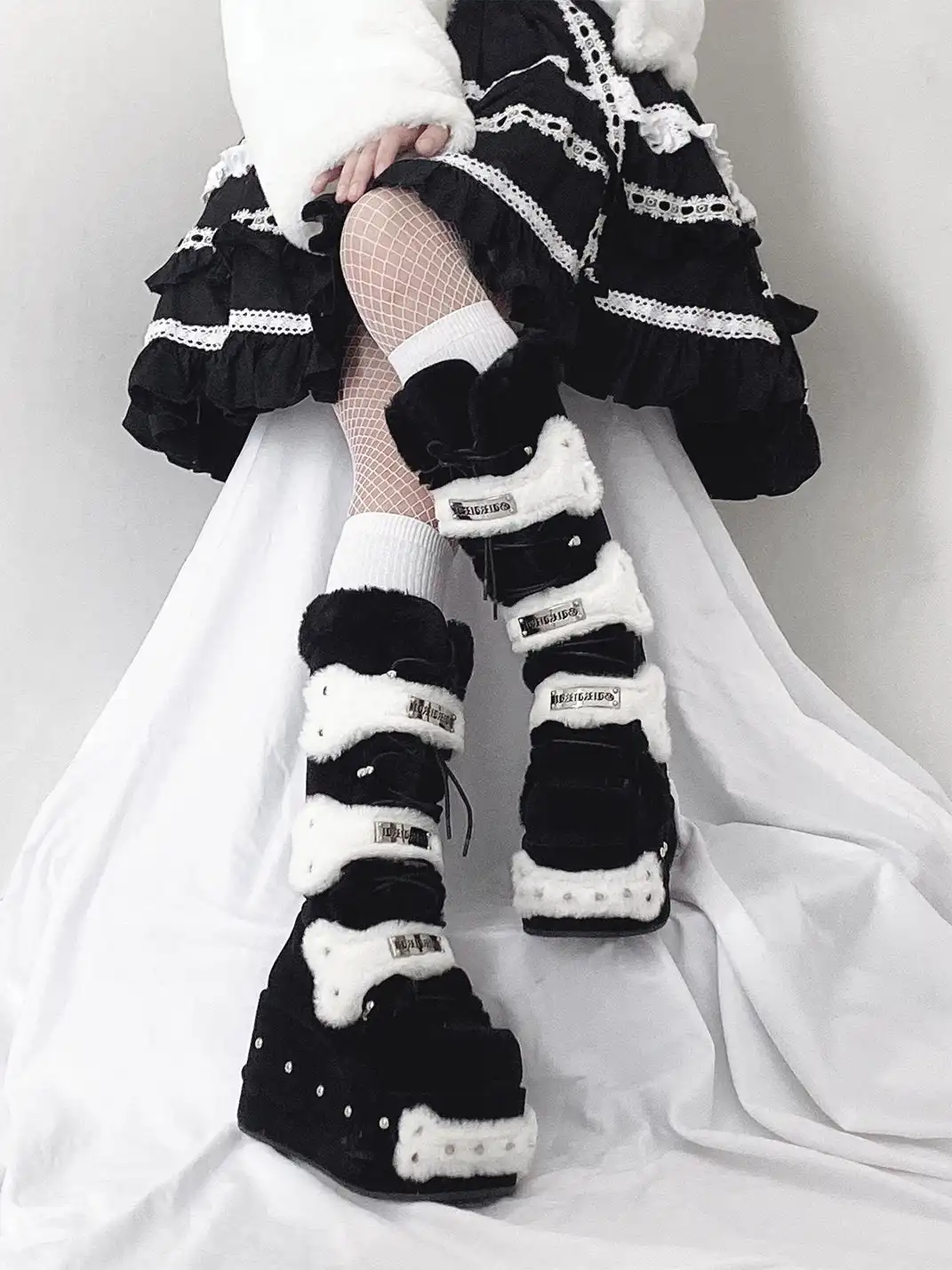 GURURU | Subculture Studded Plush Platform Boots