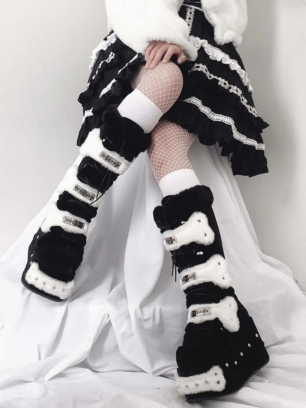 GURURU | Subculture Studded Plush Platform Boots