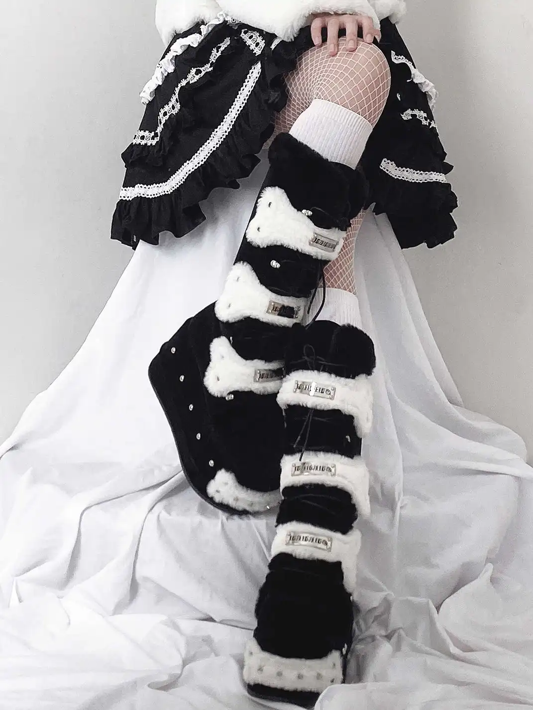 GURURU | Subculture Studded Plush Platform Boots