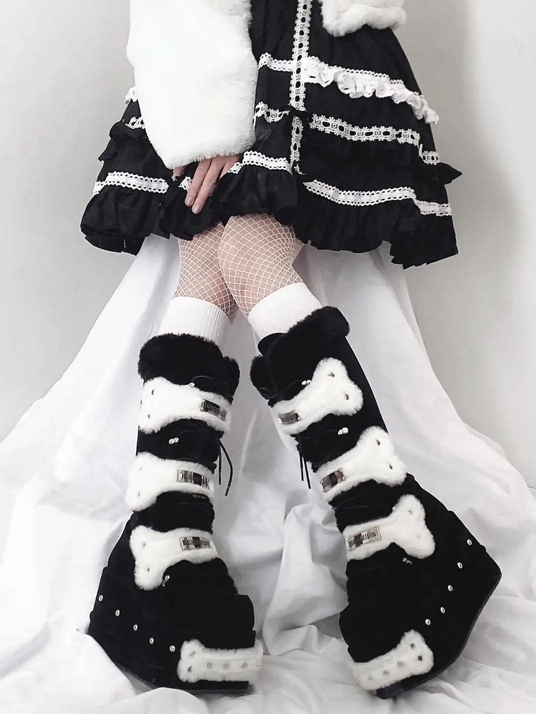 GURURU | Subculture Studded Plush Platform Boots