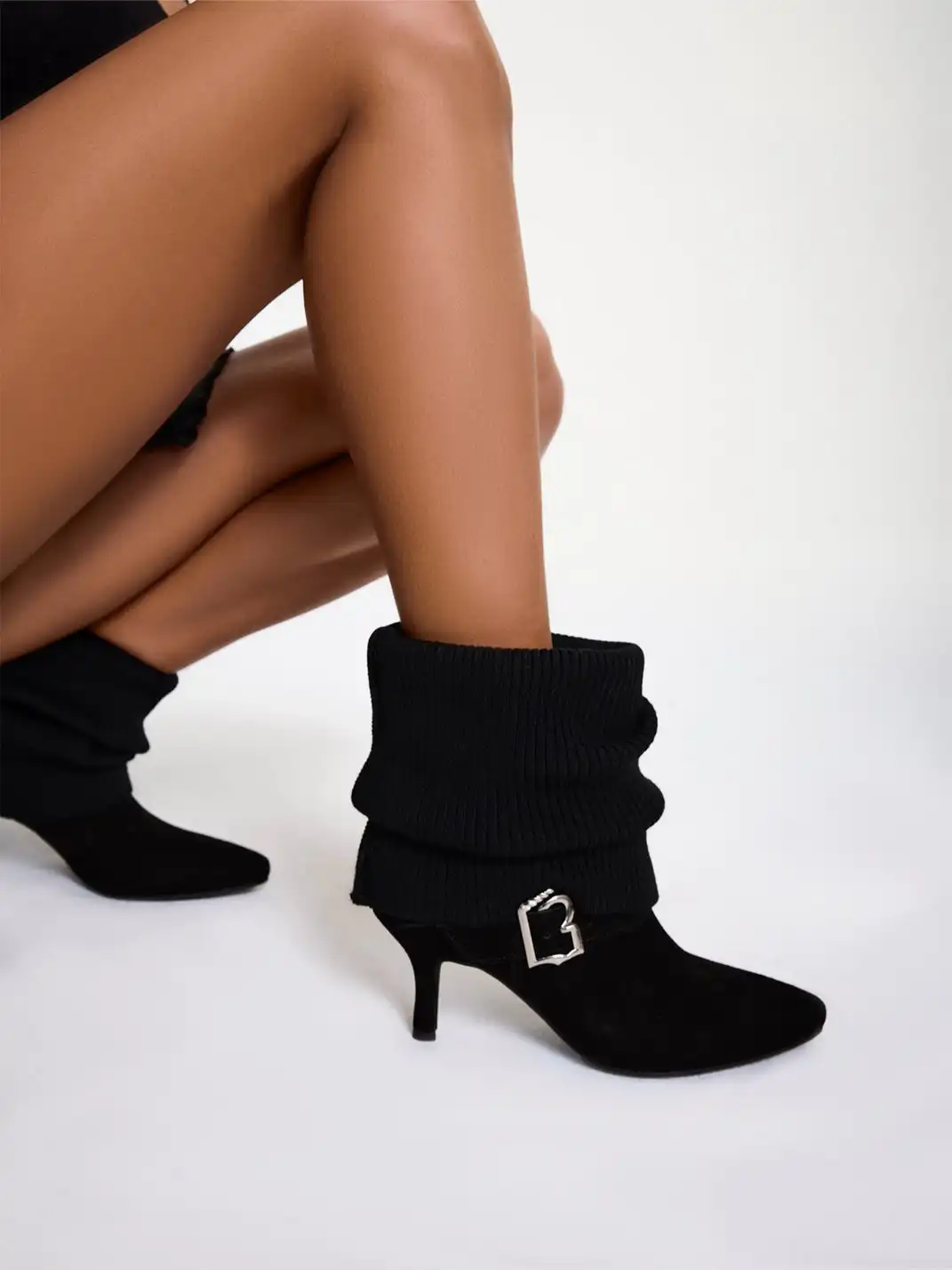 UnicornBlood | Slip-On Cow Suede Pointed-Toe Boots
