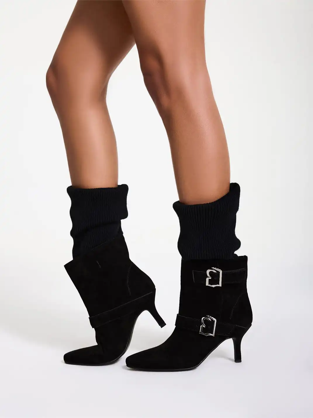 UnicornBlood | Slip-On Cow Suede Pointed-Toe Boots