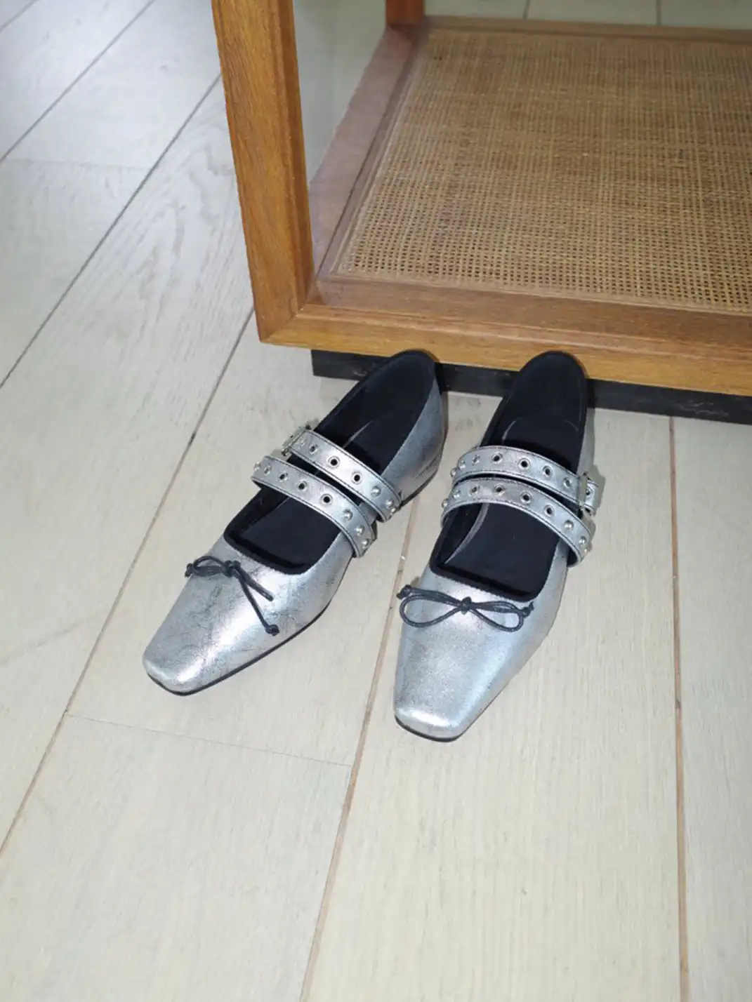 Mooreyu | Square-Toed Low-Cut Flat Shoes