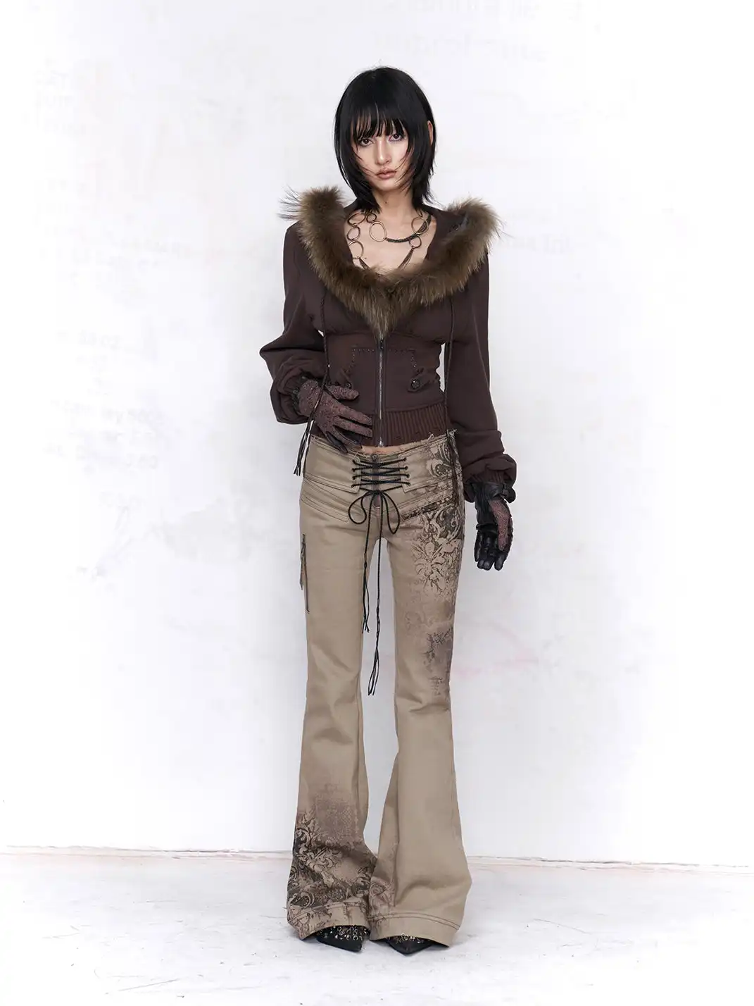Flowers birds Market | Raccoon Fur V-Neck Fitted Sweatshirt