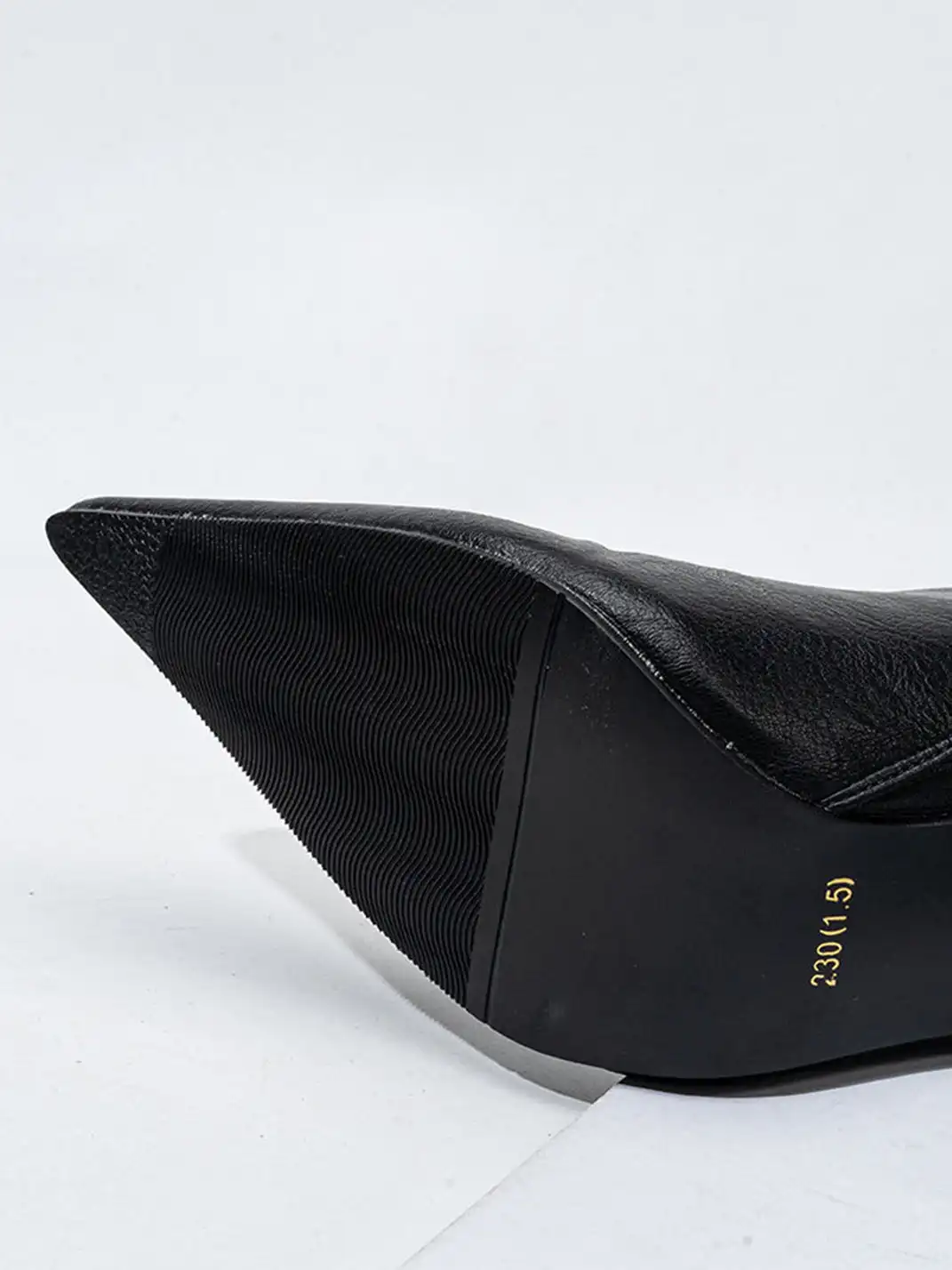 SISTER CURIE | Vintage Distressed Pointed-Toe Boots