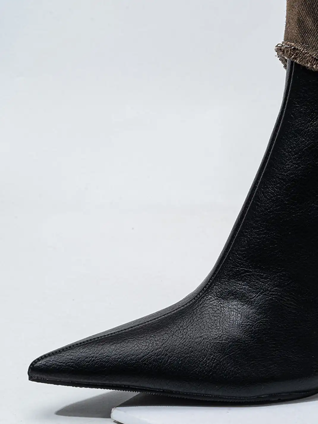 SISTER CURIE | Vintage Distressed Pointed-Toe Boots
