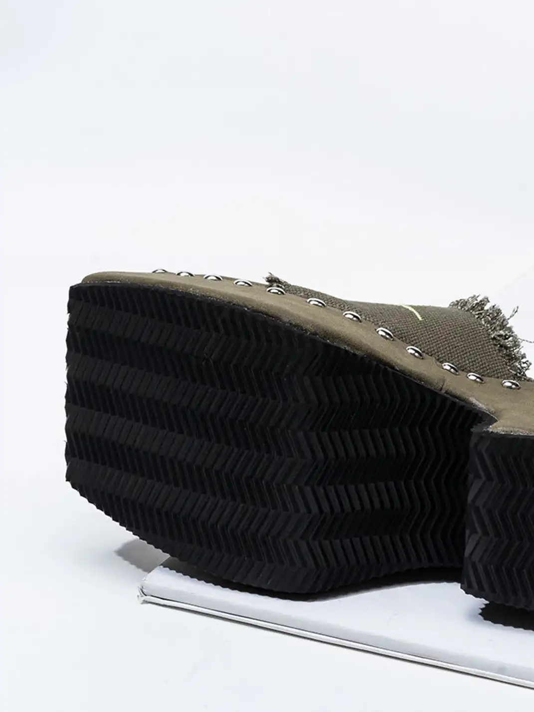 SISTER CURIE | Raw-Edged Embroidered Platform Sandals