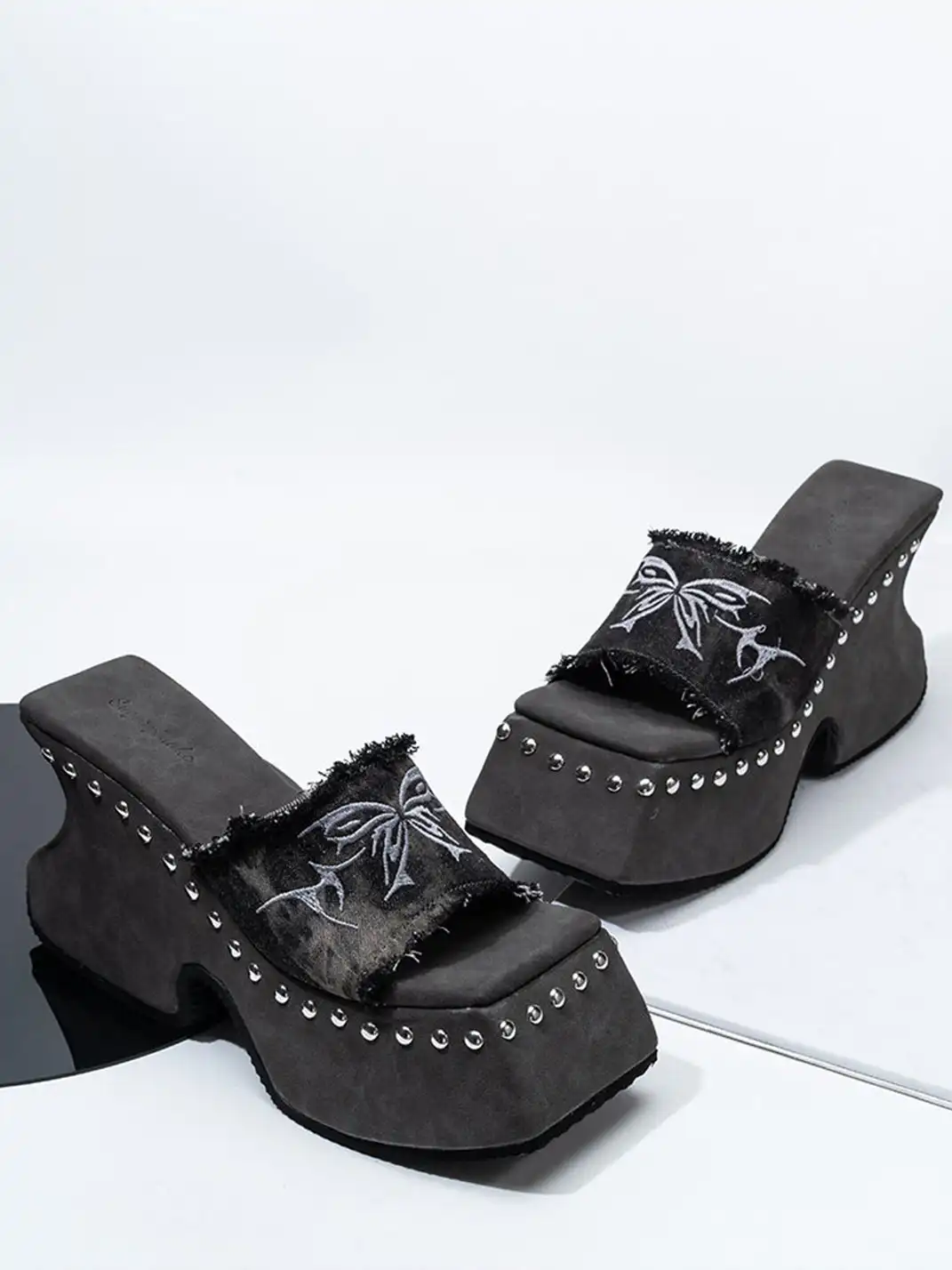 SISTER CURIE | Raw-Edged Embroidered Platform Sandals