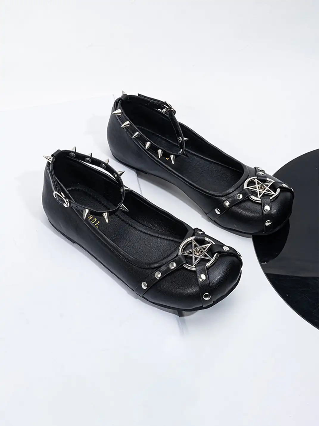 SISTER CURIE | Punk-Style Studded Flats