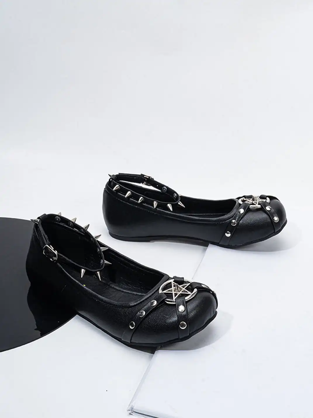 SISTER CURIE | Punk-Style Studded Flats