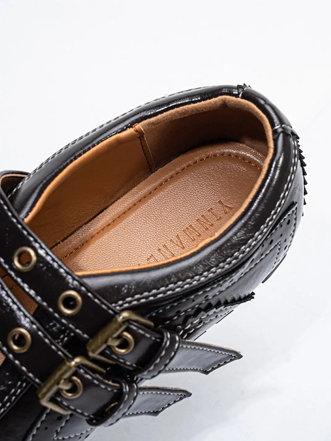 SISTER CURIE | Shallow-Cut Studded Buckle Flat Shoes