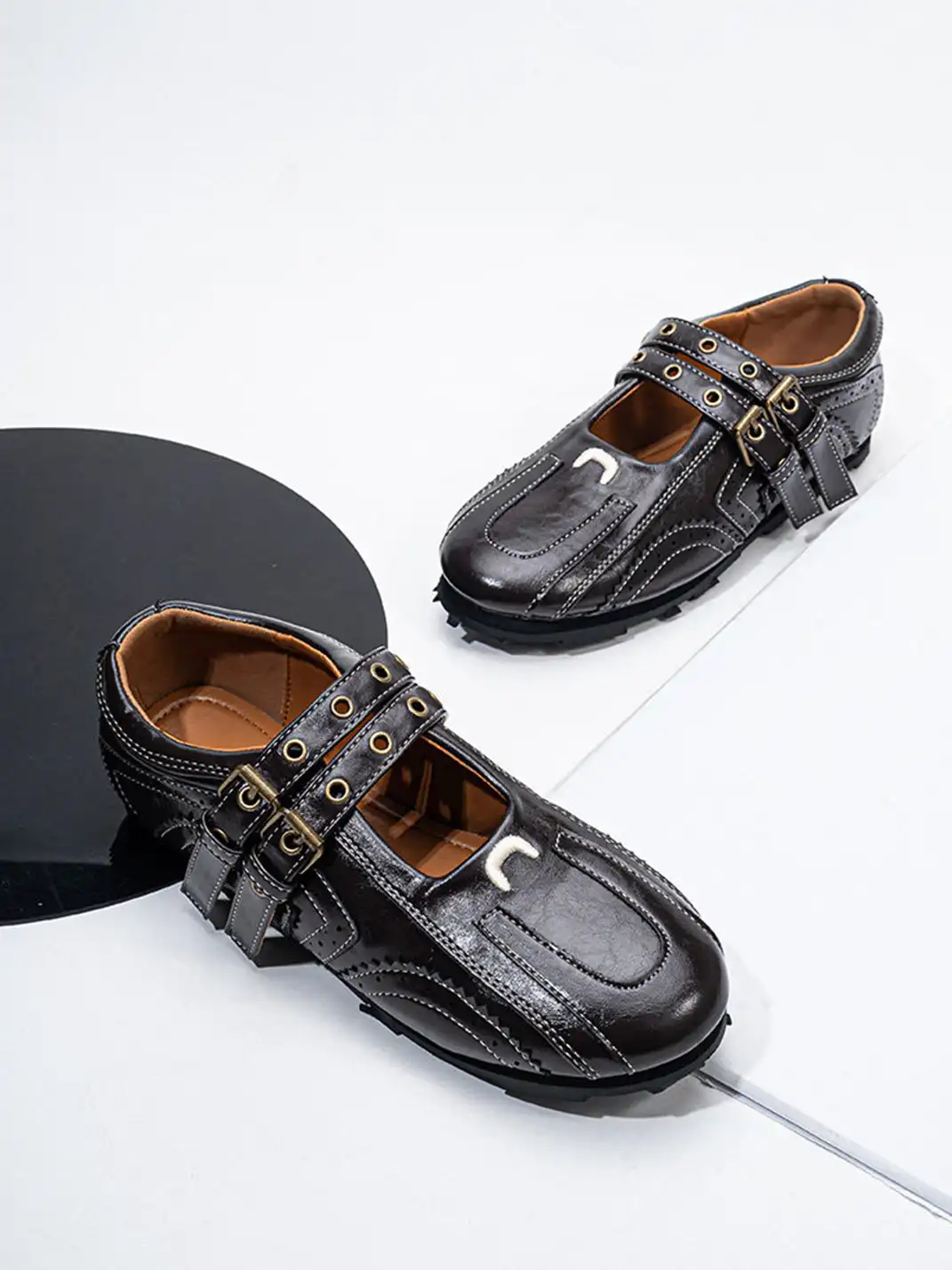 SISTER CURIE | Shallow-Cut Studded Buckle Flat Shoes