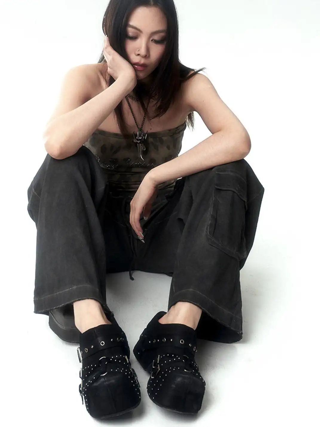 Arcadiagyal | Strappy Rivet Closed-Toe Slippers