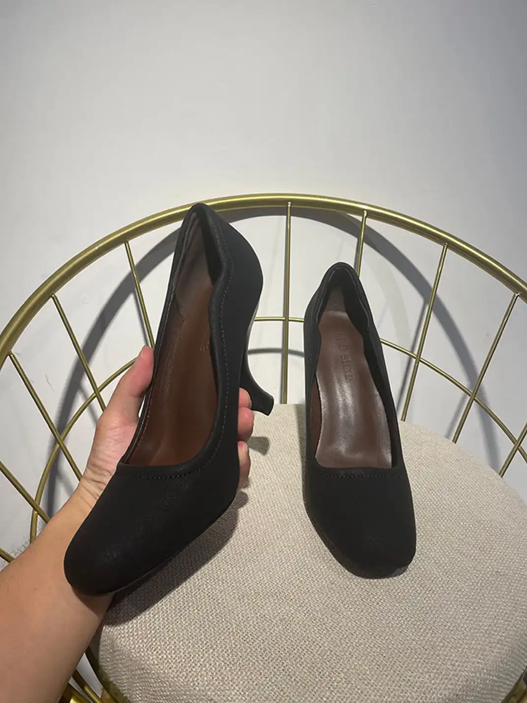 9HAO | Irregularly Shaped Round-Toe High Heels