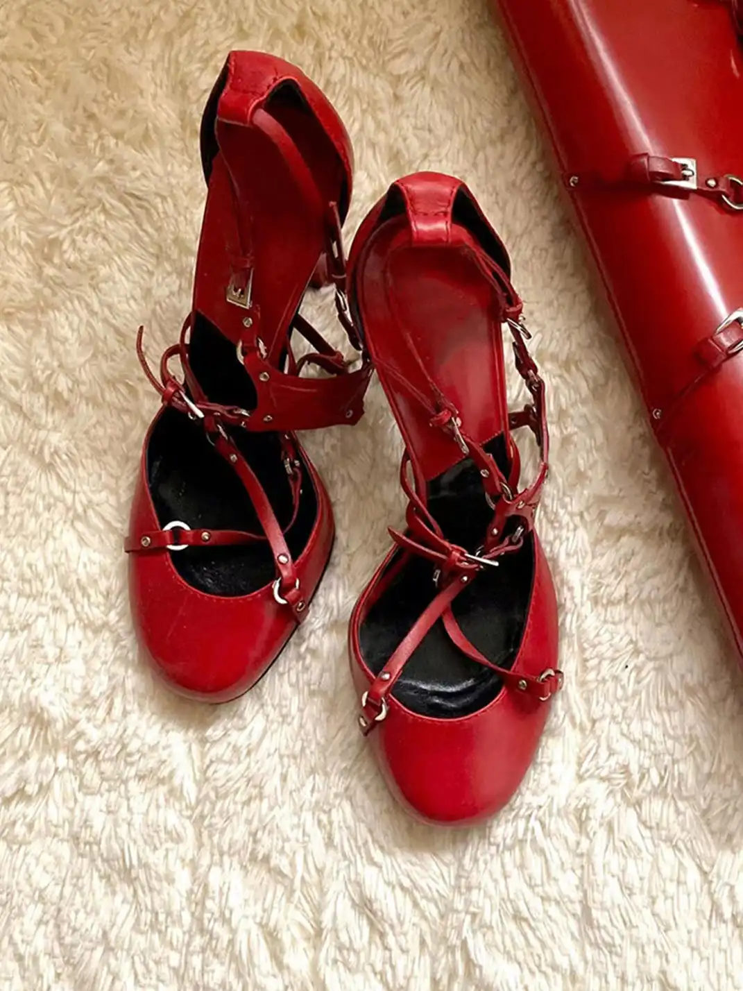 9HAO | Round-Toe Cross-Strap High-Heeled Sandals
